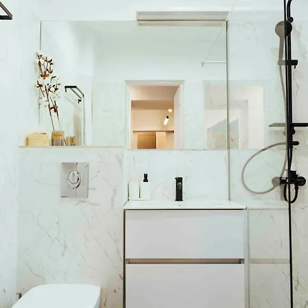 Bright 2br Flat - Location - Amazing Balconies * Бухарест